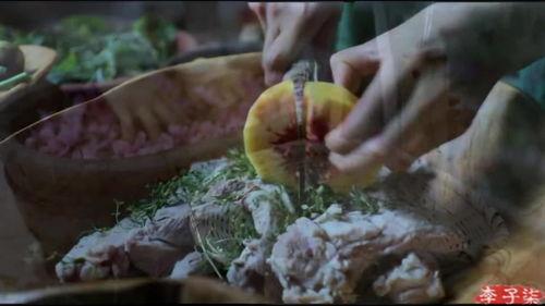 吃瓜网红讲述的故事视频,吃瓜故事背后的惊人真相